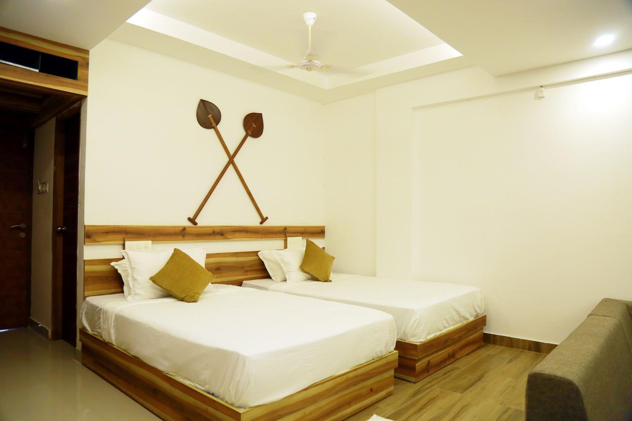 Athirapilly River Resort Athirappilly Exterior foto